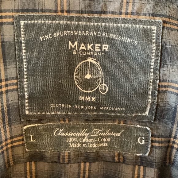 FLASH SALE! Maker & Co. classic plaid shirt - Picture 2 of 4